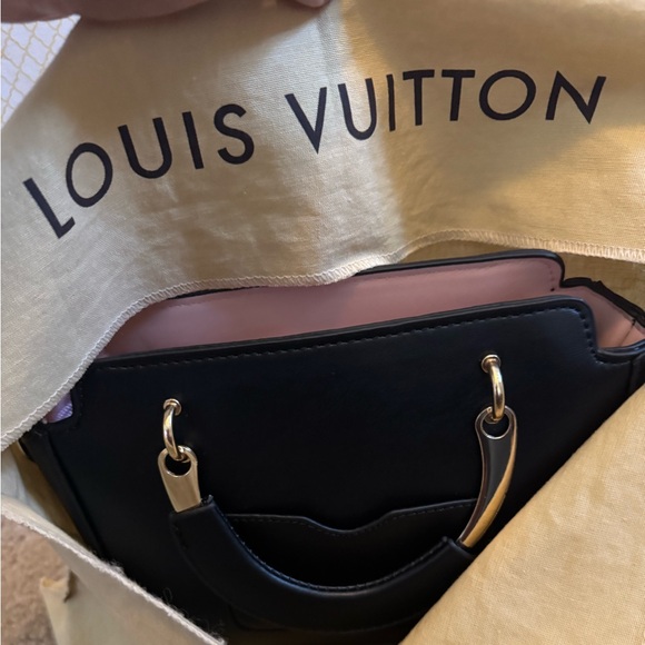 Louis Vuitton Dust Bag 15 1/4” x 10 1/2” Bag in photo is not included in sale - Picture 5 of 6